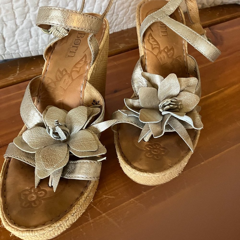 Born Metallic Wedge Sandals Size 8